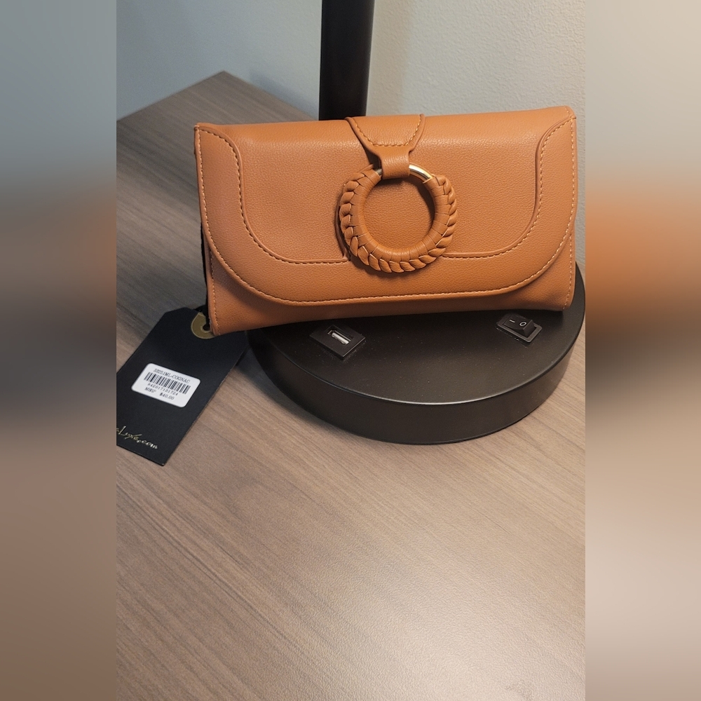 Moda Luxe Demi Wallet - Picture 4 of 13